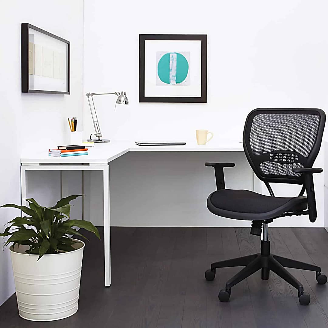 Modern L-shaped desk